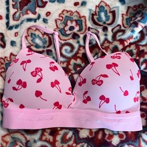 medium t shirt bra !